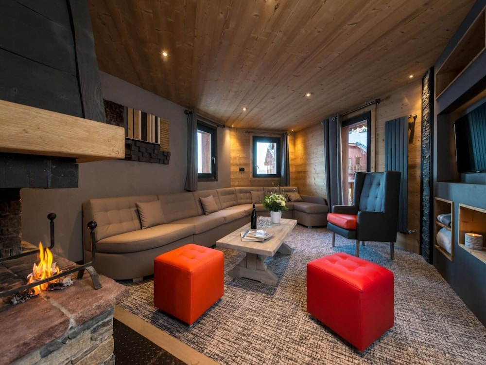 Nice Apartment Near the Center of Val Thorens