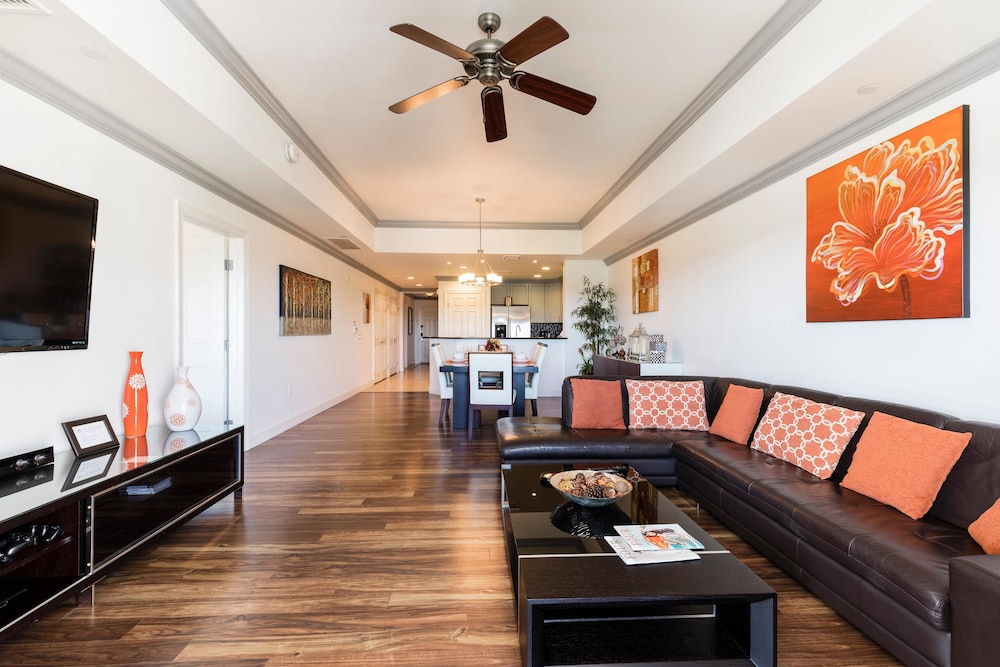 Condo Centre Court Supreme 3 Bedroom Reunion