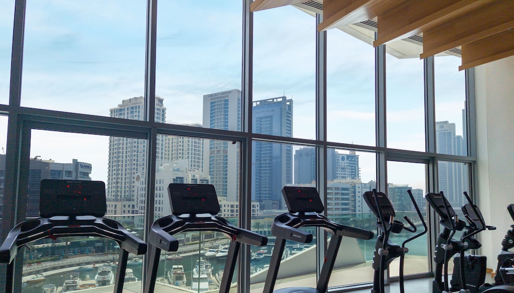 LUX  The Dubai Marina Skyline Suite