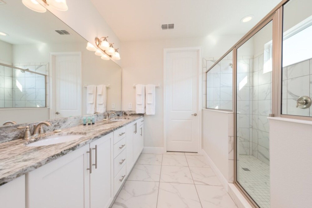 Villa in Encore Resort at Reunion 2985 - Image 3