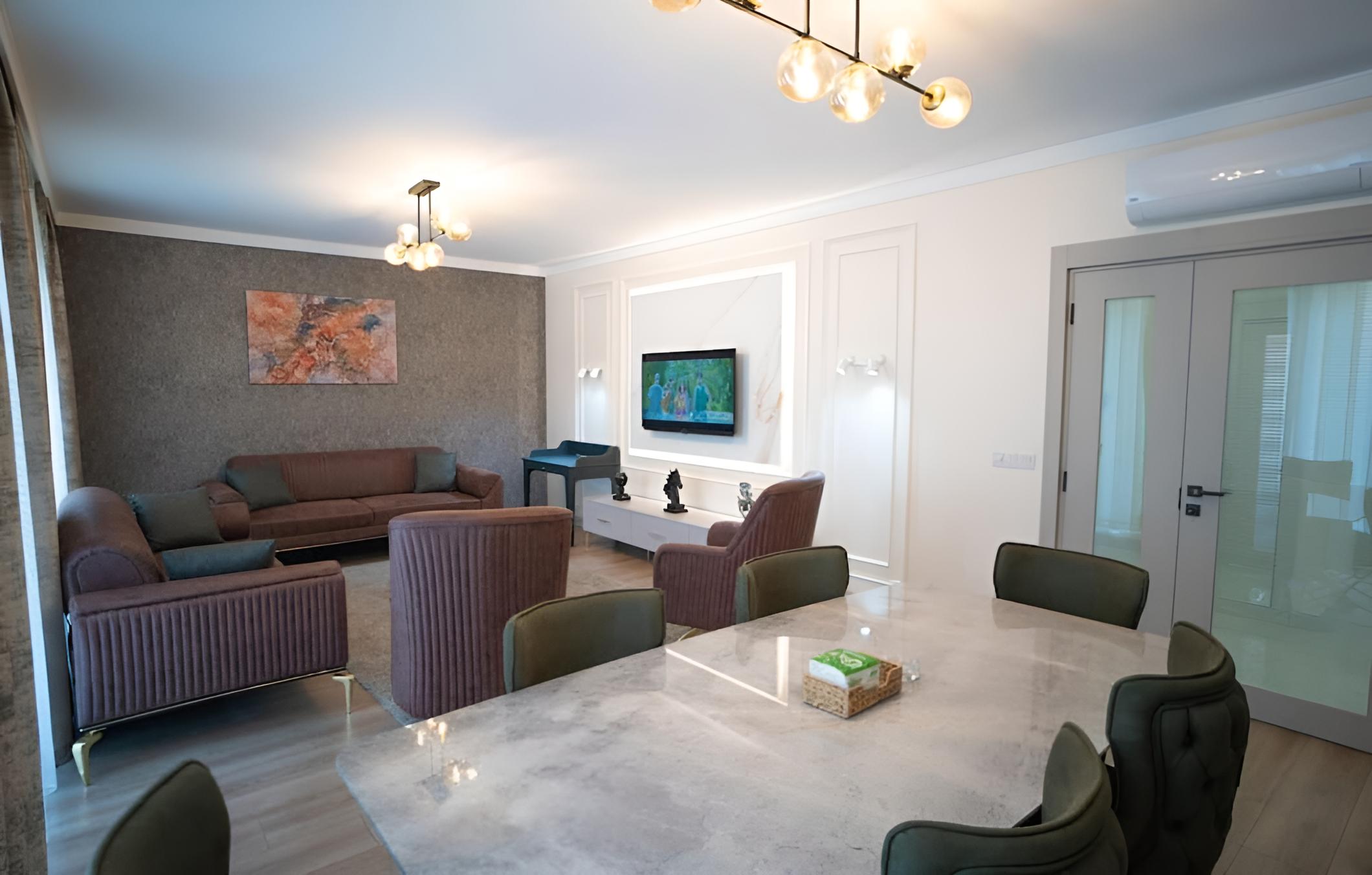 3 B Luxury Apt Near Arena Park AVM