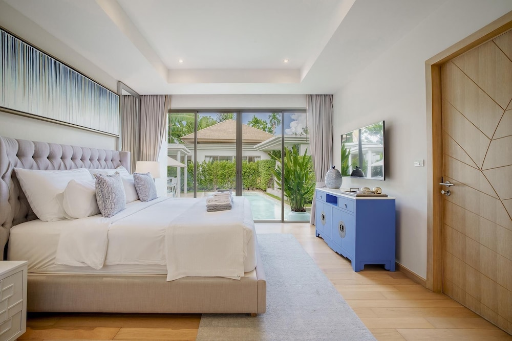 Stylish 3BR Pool Villa, Bang Tao + Airport Shuttle