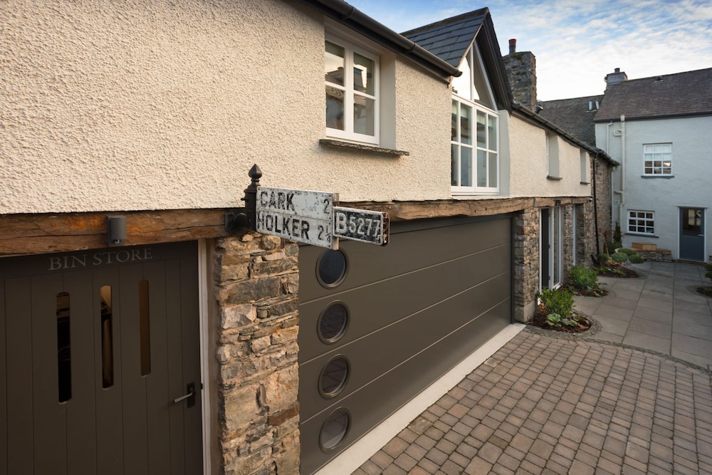 Wharton House Mews Retreat for two