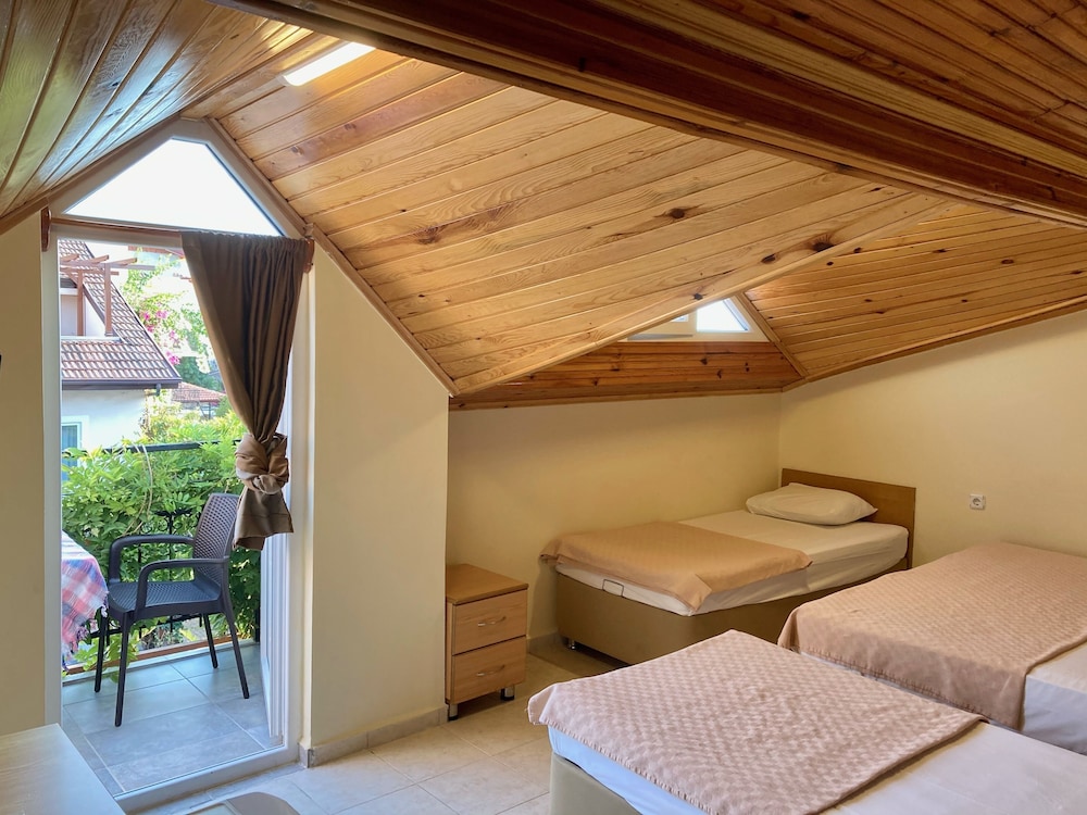 Ten Apart Hotel - Image 11