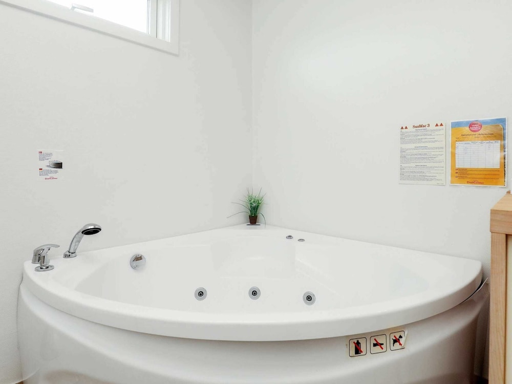 6 Person Holiday Home in Hals-by Traum view 5