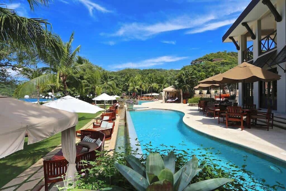 Luxurious Pacifico 2bed condo in Playa Coco