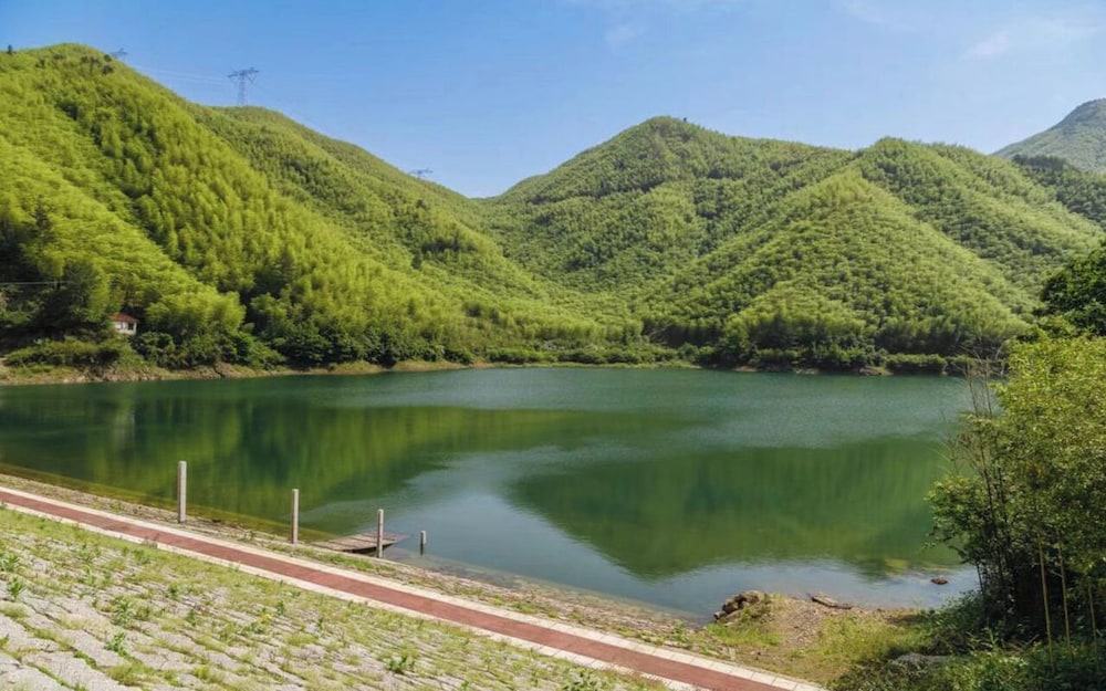 StarChain · Qingxi Lake · Barbecue Pool Party Villa (Zhejiang North Grand Canyon Rafting Shop in Anji)