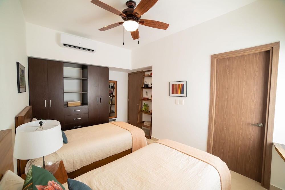 Deluxe and Unique 3BR Condo by The Harbor North of M Rida