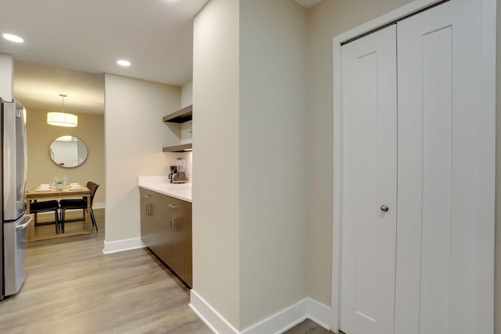 Walkable DC View Apartments