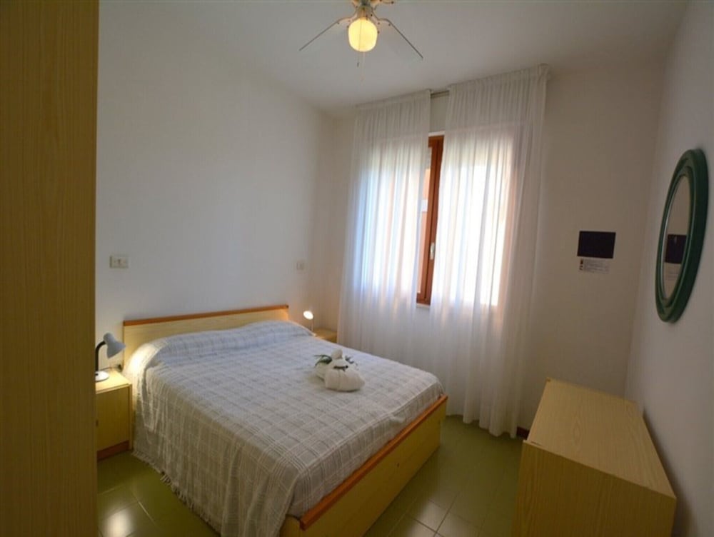 Fantastic Flat With Pool View Just Steps From the sea