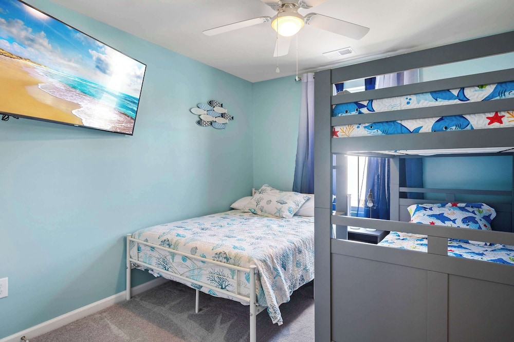 Schooner Landing 2 Sleeps 12