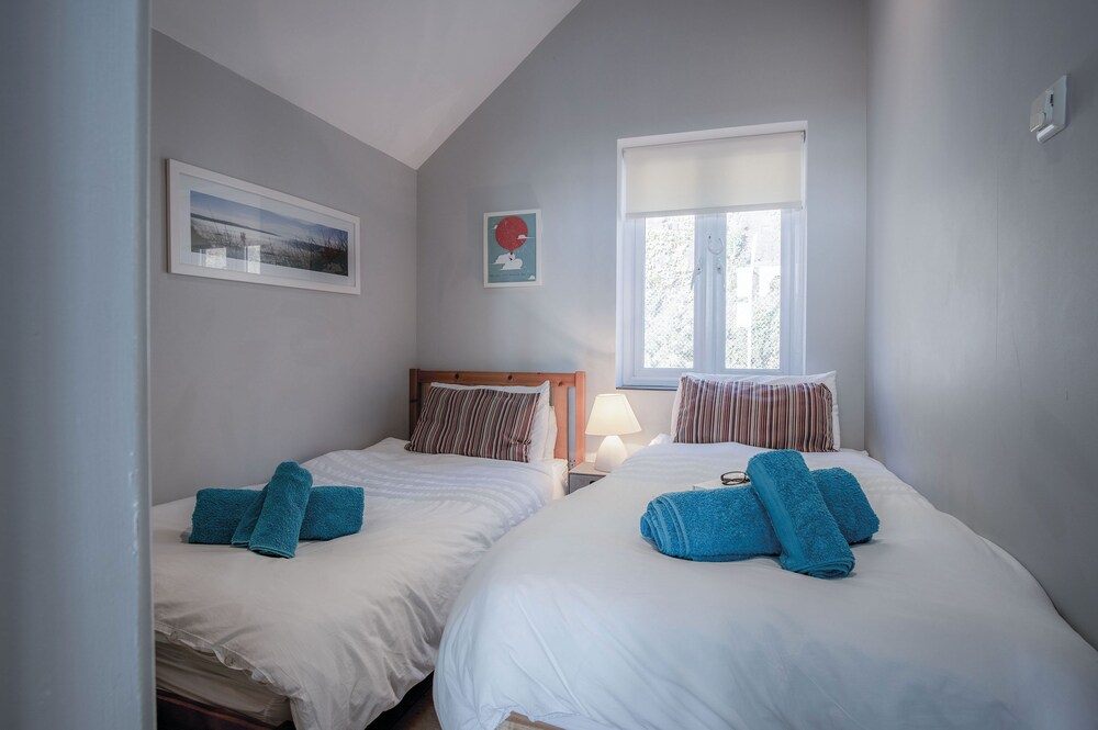 Ewyn Y Don - 2 Bedroom Apartment - Pendine view 2