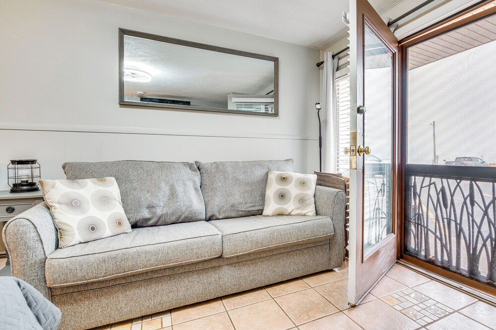 'beachfront 9' Condo on Old Orchard Beach