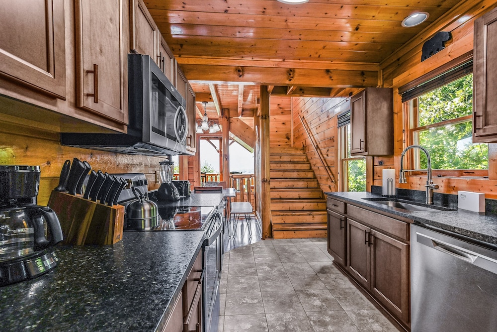 Extravagant View 3 Bedrooms 3 Bathrooms Cabin