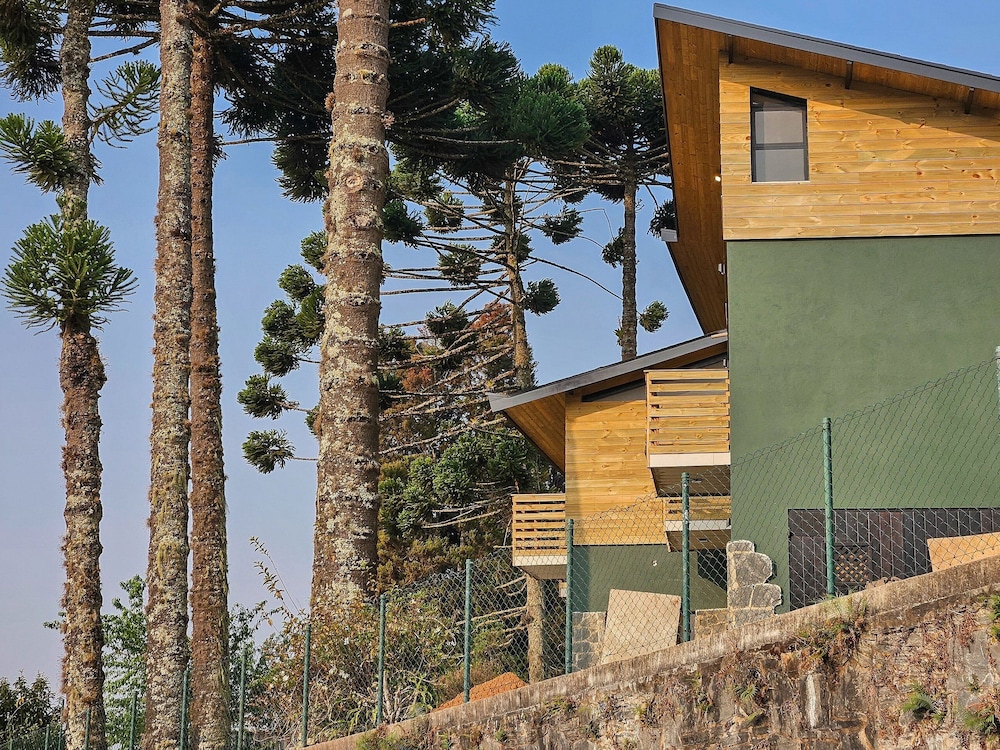 Estudios no Capivari by The Lodges