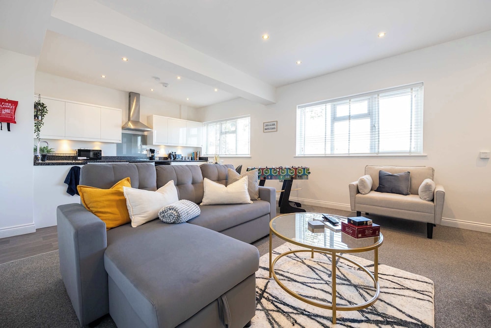 Cosy Apartment in the Heart of Sale