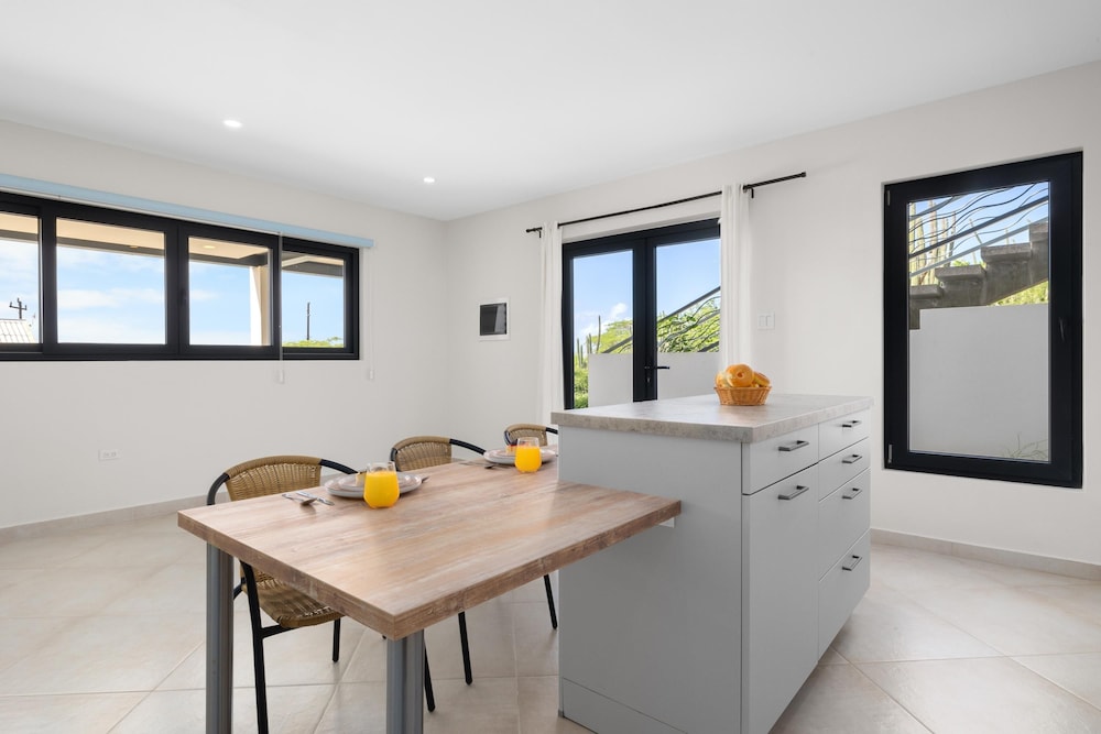 Modern NEW 2br1ba Nature Escape Great Location