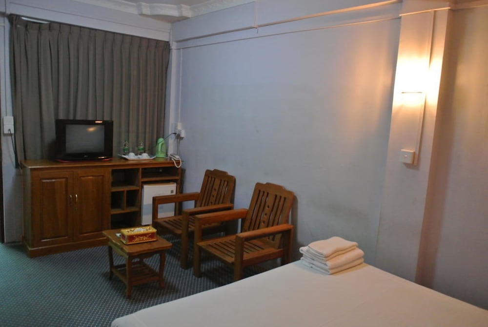 Yaewaddy Motel