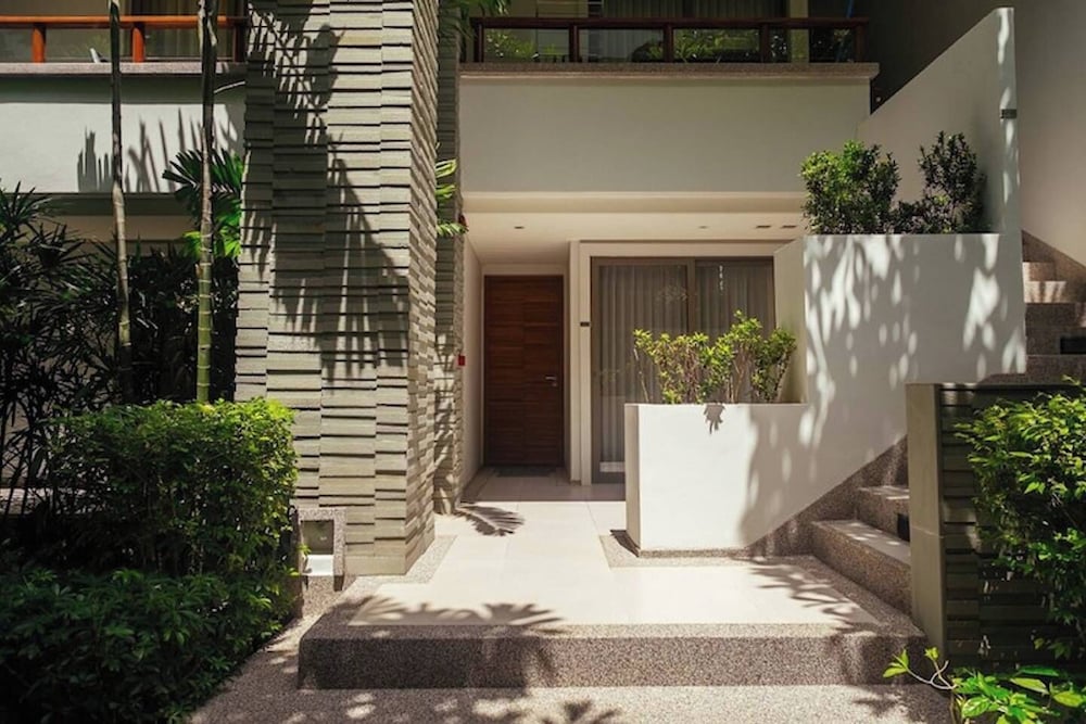 Beachfront 120sqm 2BR With Private Plunge Pool on Stunning Naithon Beach