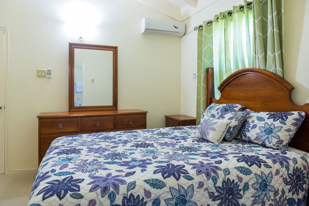 Ocho Rios Beach House at Dax Hall view 2