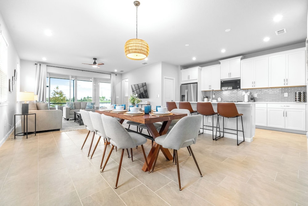 Waterview Luxury Retreat for 12!