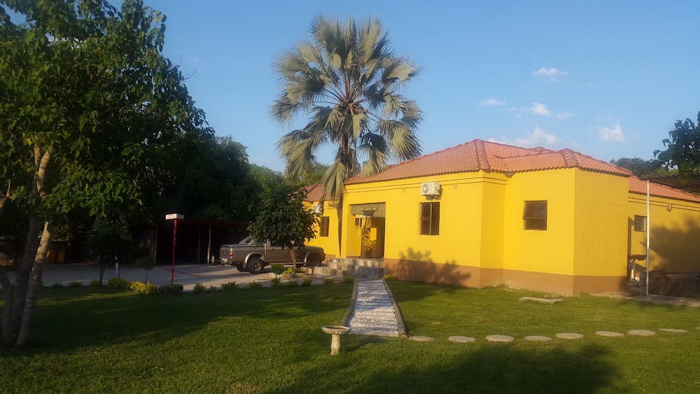 Maun Executive Inn