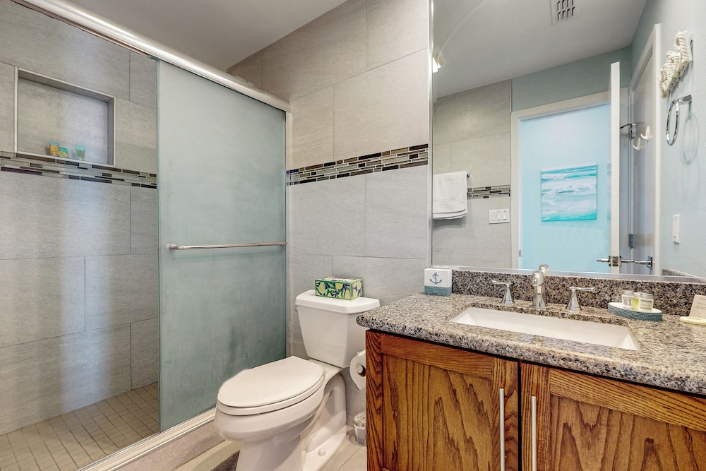 Gorgeous 3BR Penthouse w/ Lanai Facing the Gulf
