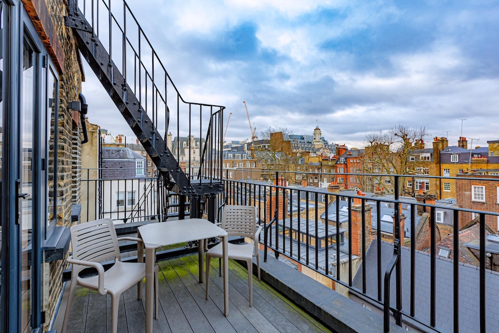 Elegant Three-bed Marylebone Flat Near Oxford Circus!