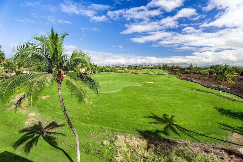 Top Floor - Amazing Golf & Mountain Views - Walk to Restaurants - Vrkcv