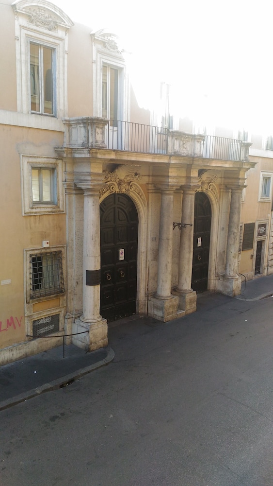 Domus Del Corso Spagna