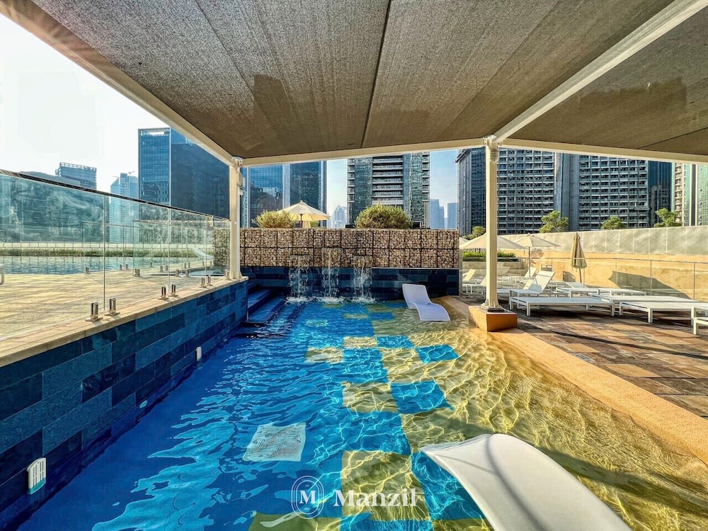 Waterfront 2BR w Canal View Near Burj Khalifa