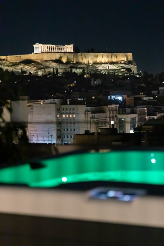 Acropolis Sky Retreat Jacuzzi 3BR Maisonette