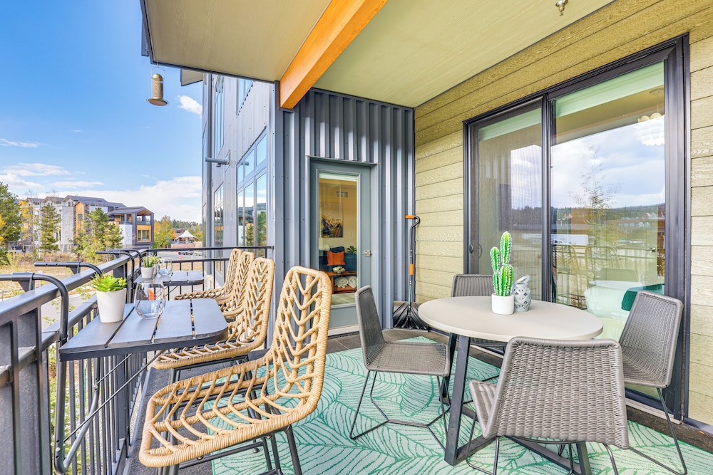Mountain-view Condo in Downtown Winter Park!