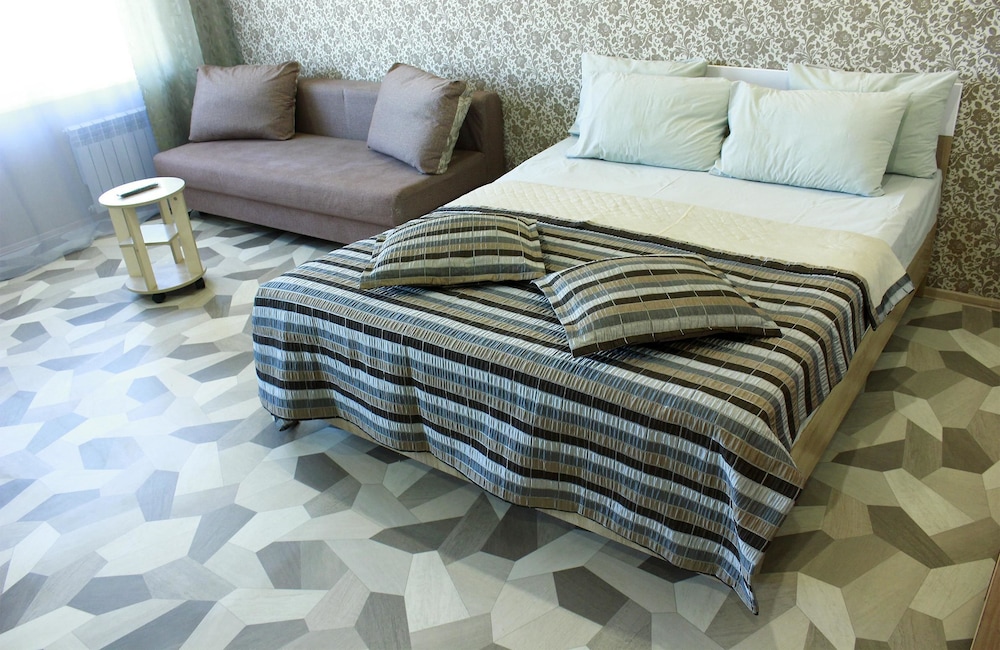 Dobrye Sutki Apartment on Martyanova 63