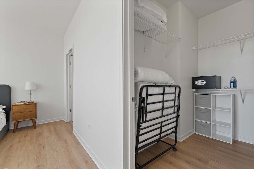 Designer 3BR PH Near Fulton Market