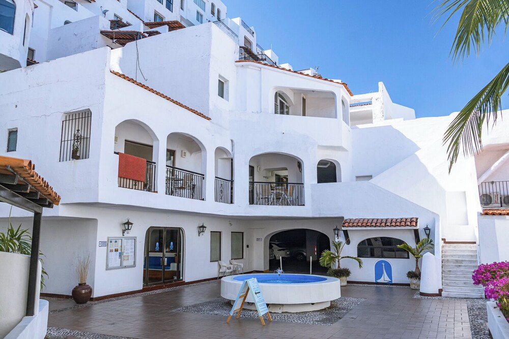 Flat with Unbeatable Views & 2 Bedrooms
