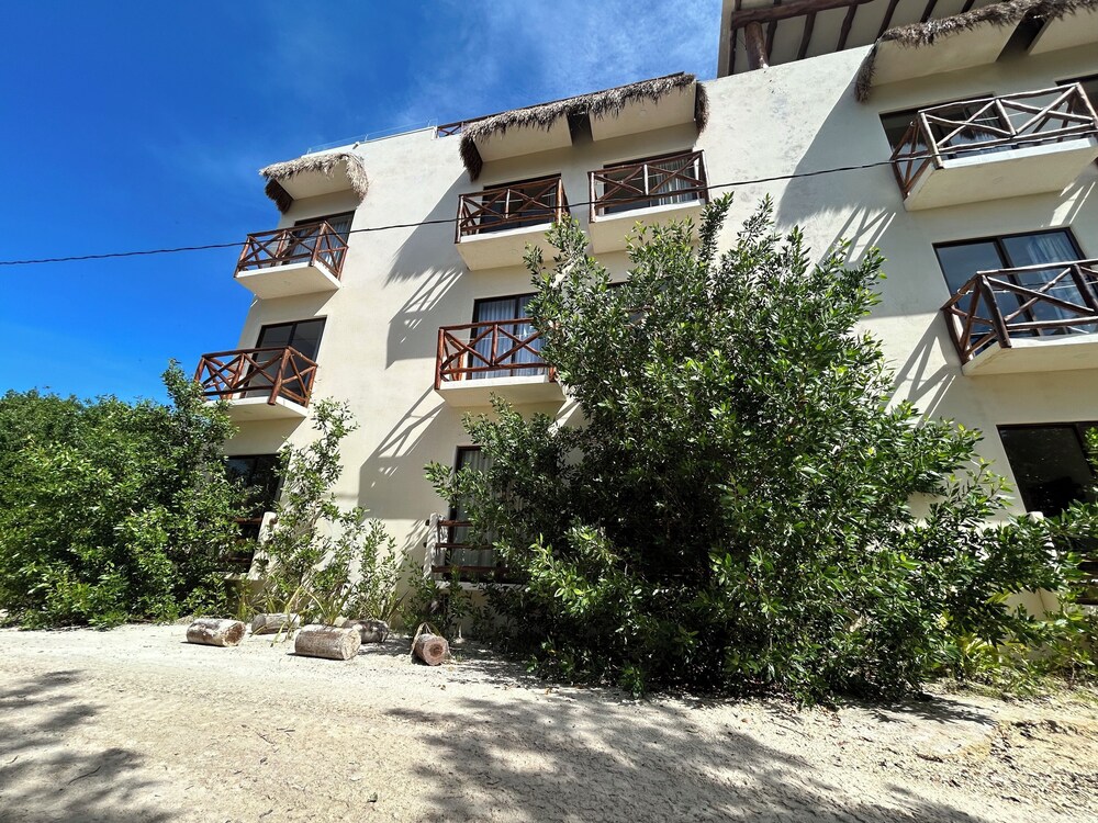SUNSTEPS CASA HOLBOX