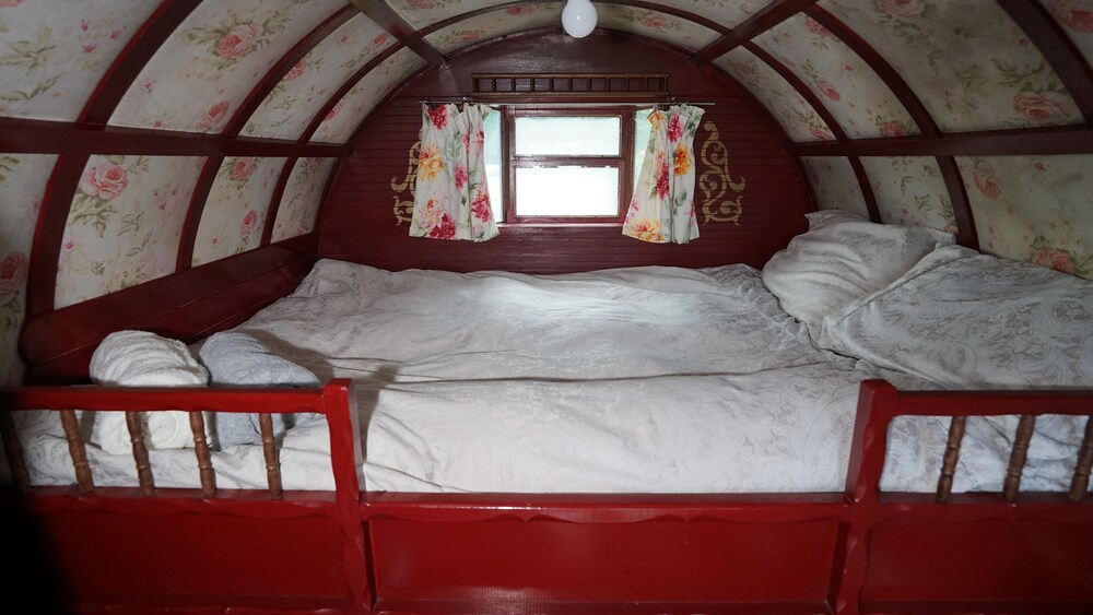 Jura @ Westcote Glamping view 2