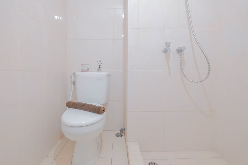 Comfortable Design Studio At Springlake Summarecon Bekasi Apartment