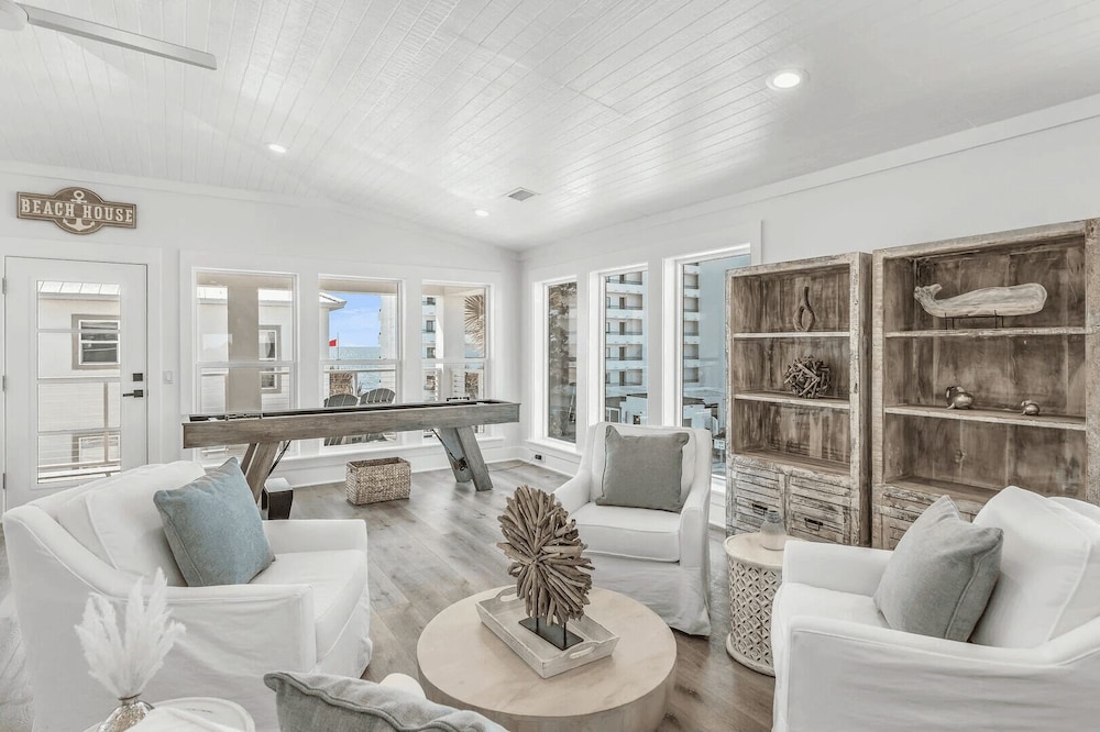 30A Beach Music by Avantstay Pool w/ Gulf Views Golf Cart
