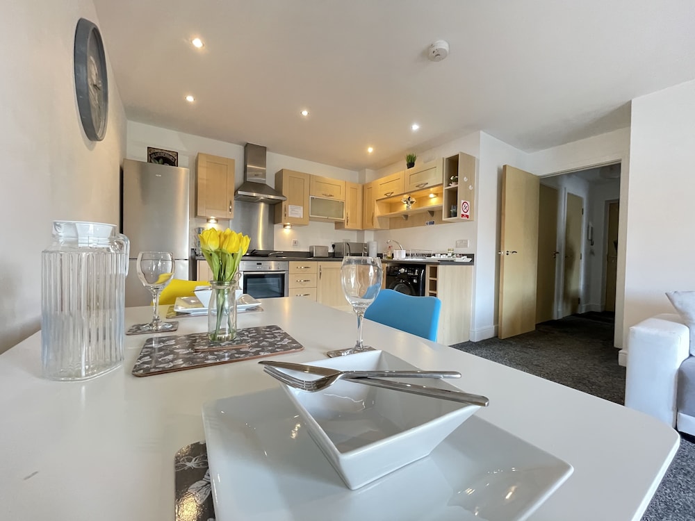 Grand Central Apartments, Centro