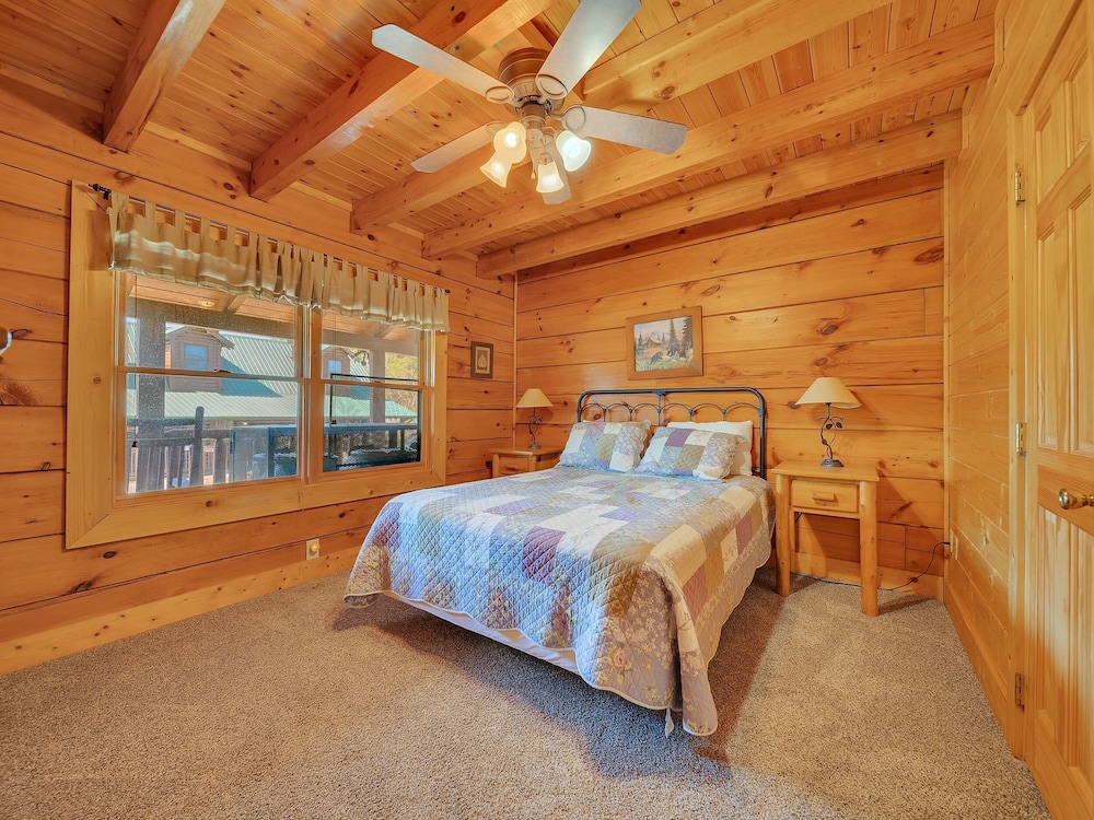 Ern821 - Tranquil Times 5 Bedroom Cabin
