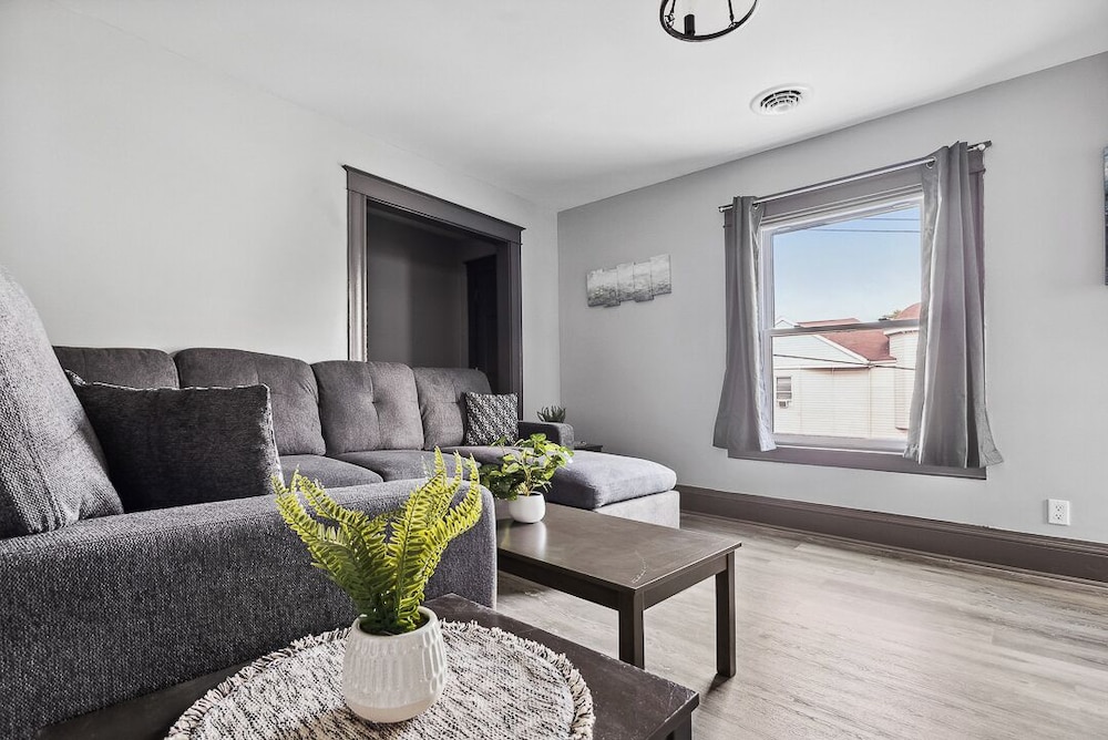 6Br Vacation Spot-Minutes To Niagara Falls Usa