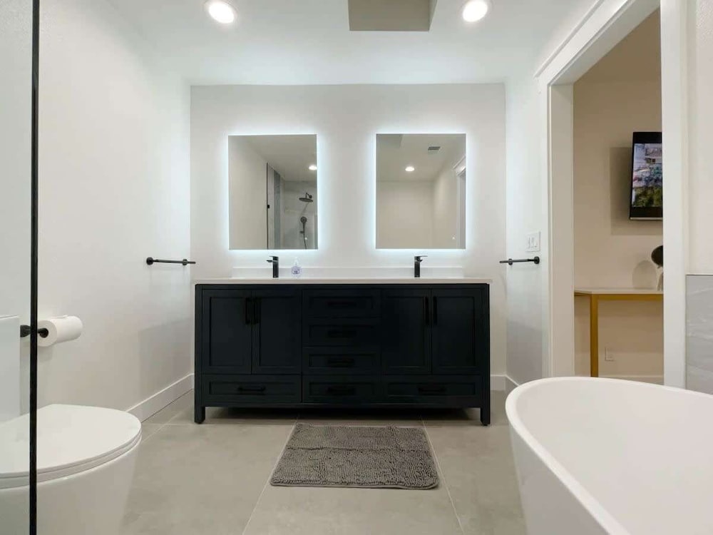 @ Marbella Lane - Contemporary Sophisticated Home