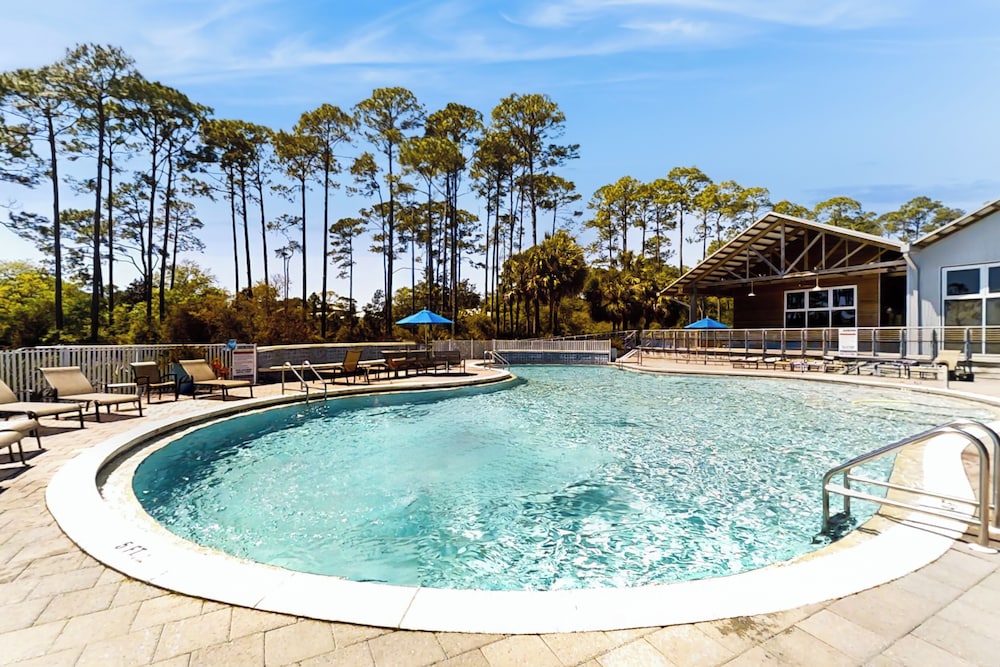 Home Near Beach w/ Pool, Arcade, Decks, W & D