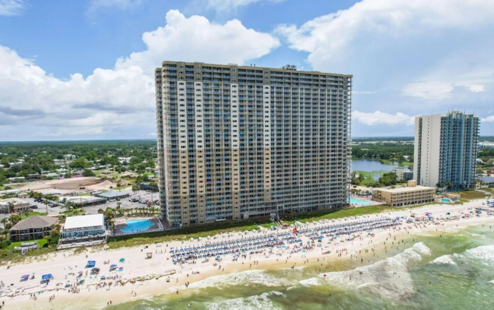 Sapphire Shores - Beachfront With Chair Setup
