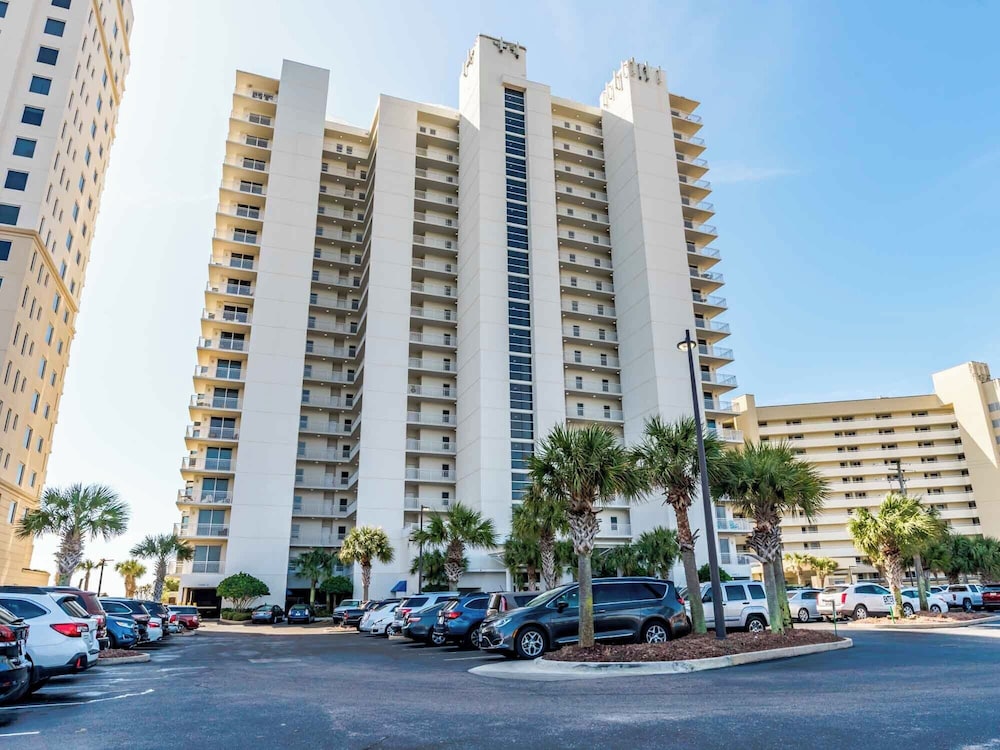 Palacio #202 by Southern Vacation Rentals