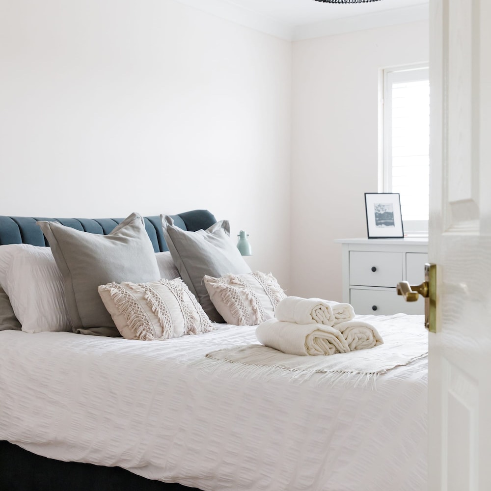 Modern Stylish Seaside Escape