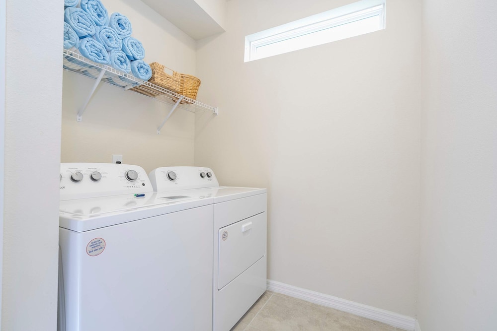Amazing 5 Suite Home With Resort-style Amenities