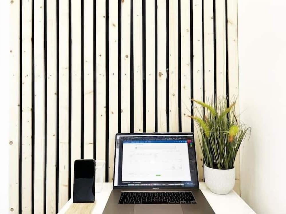 Modern Room in Centrally Located- Room 4